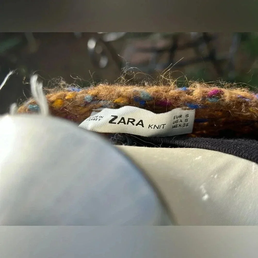 Zara — Knit Sweater - Picture 4 of 4